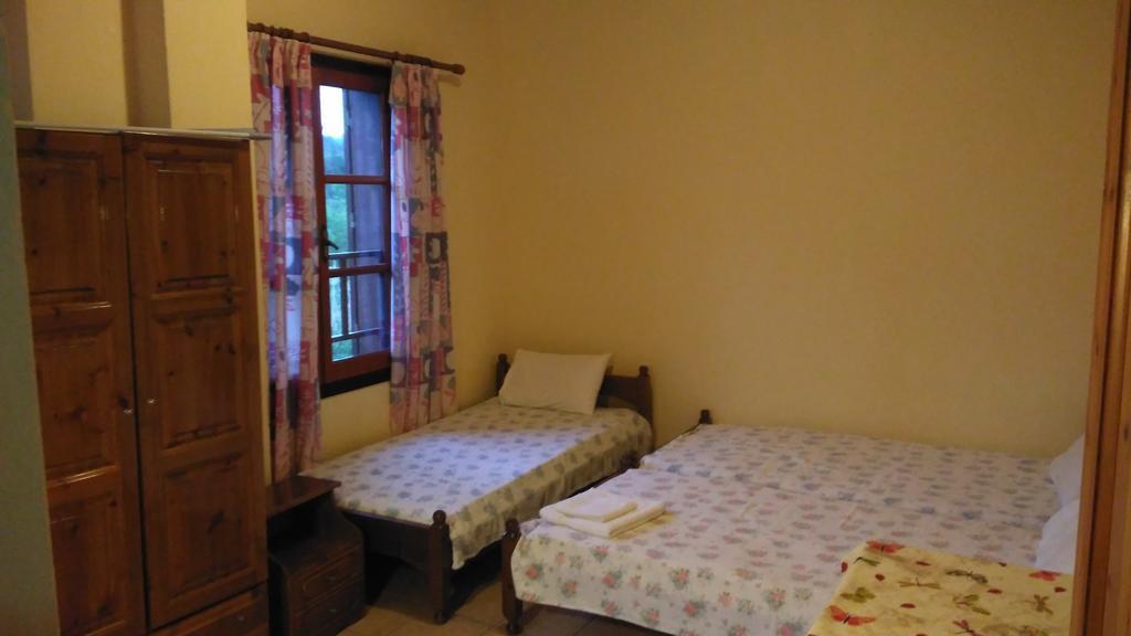 Stergiou Rooms Líri Εξωτερικό φωτογραφία